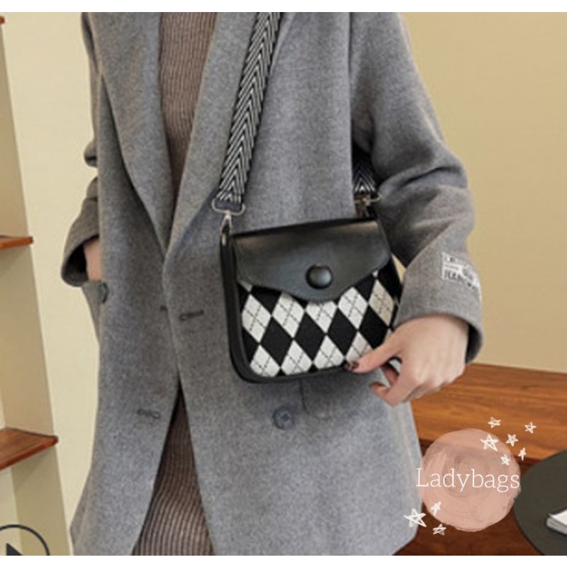 Túi xách dáng vuông da mềm Túi kẻ hình thoi mẫu mới 2022 HN013