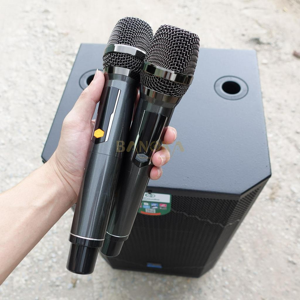 Loa kéo cao cấp CMaudio K16 Bass 40, 3 đường tiếng, kèm 2 tay micro UHF, công suất max 650w