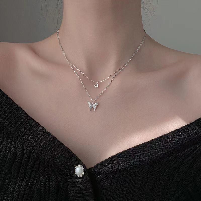 Vòng cổ Mặt Hình Bướm Màu Sắc