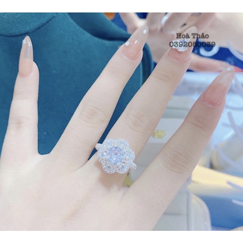 Nhẫn hoa nữ đá cao sang chảnh kiểu dáng mới - Trang sức Vàng Bạc Hoà Thảo