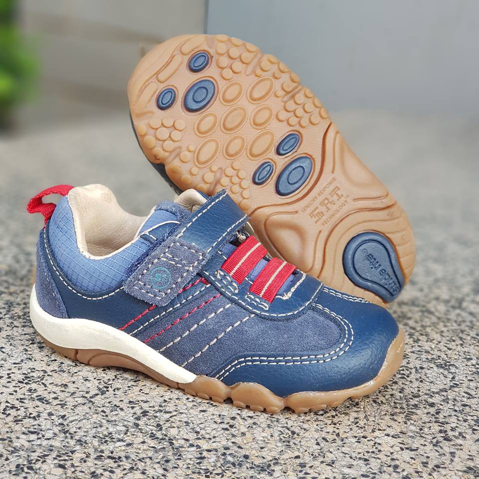 Giầy cắt size 23