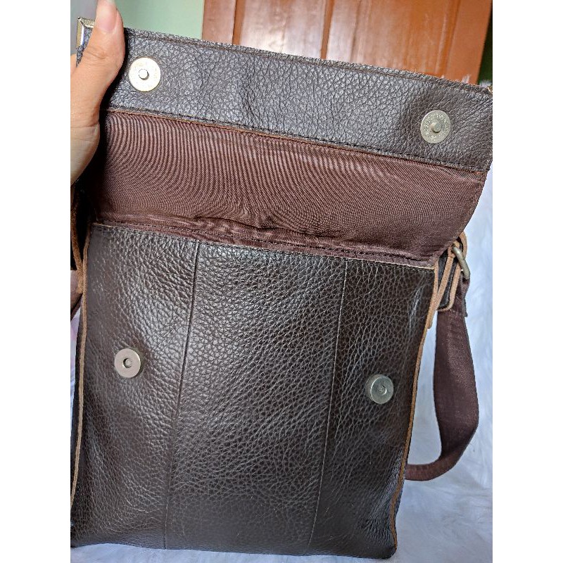 Túi đeo chéo da bò