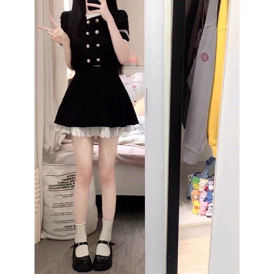 Set áo croptop tay ngắn viền bèo tiểu thư và chân váy xòe phối ren