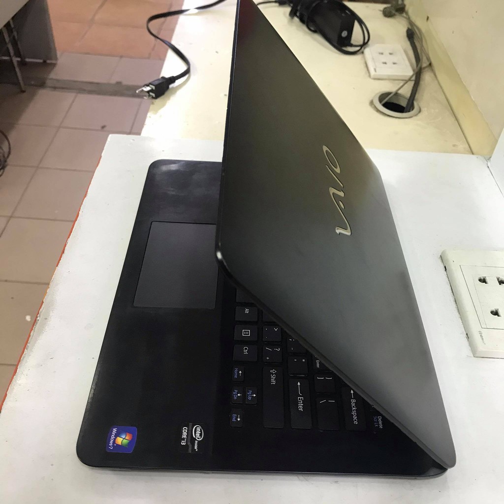 Máy laptop Sony Vaio Fit 14E SVF-1421QSG/B Intel Core i3-3217U 1.8GHz, 2gb ram, 750gb hdd, Vga Intel HD , 14 inch Đẹp | BigBuy360 - bigbuy360.vn