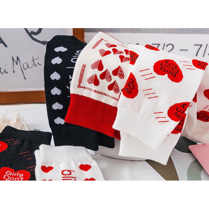 Vớ nữ hình trái tim phong cách Hàn Quốc siêu dễ thương và xinh xắn.