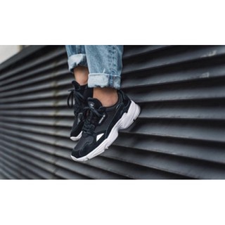 (Video cận cảnh) Giày thể thao sneaker falcon đen trắng