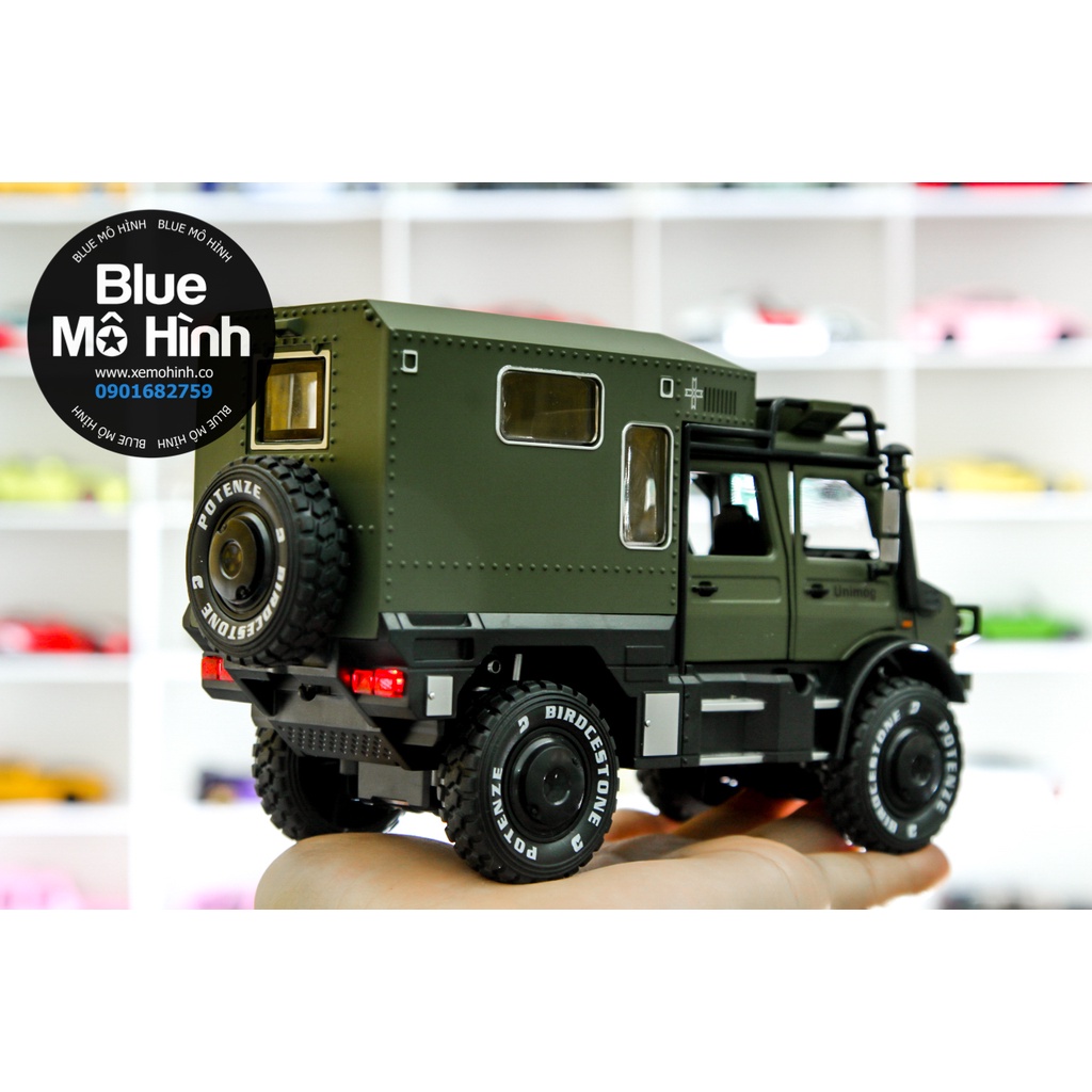 Xe mô hình Mercedes Unimog 1:28