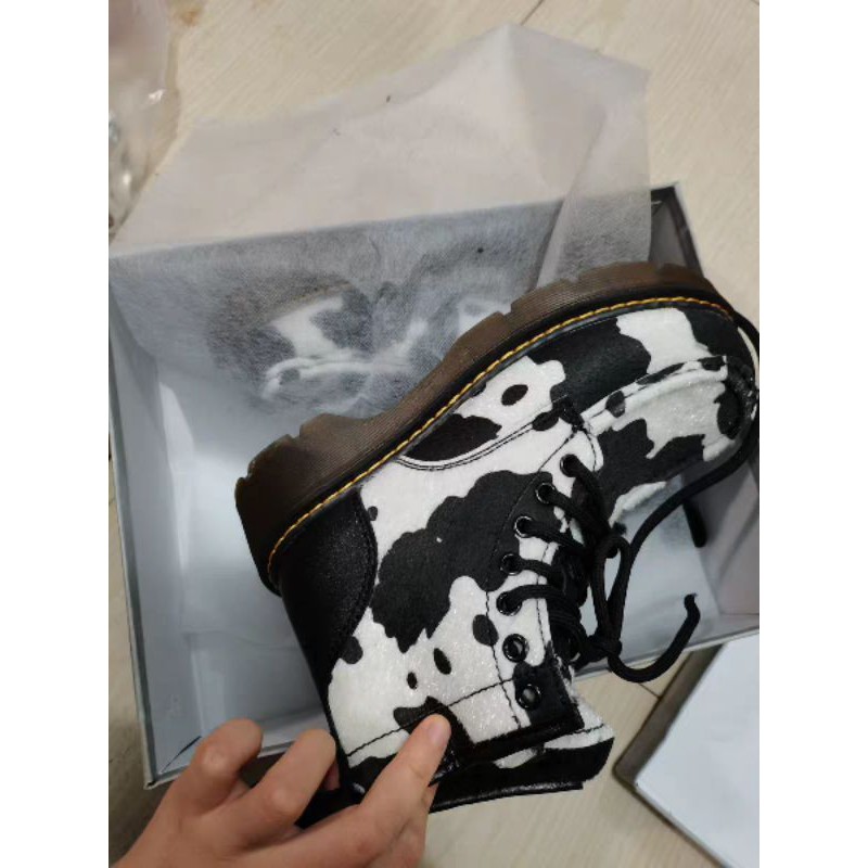 (SẴN) Boots ulzzang họa tiết bò sữa B78 | BigBuy360 - bigbuy360.vn