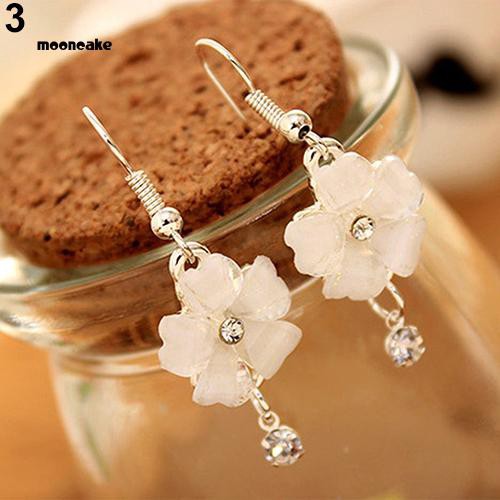 Khuyên tai hình hoa đính đá xinh xắn dành cho nữ