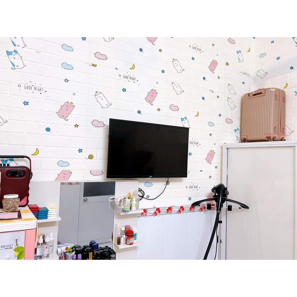 Xốp Dán Tường 3D Hoạt Hình Heo Kích Thước 70*77cm Sẵn Keo Bóc Dán