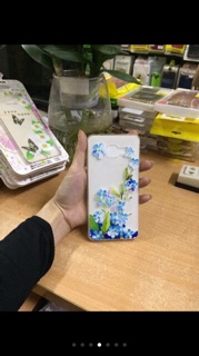 Ốp đính đá 