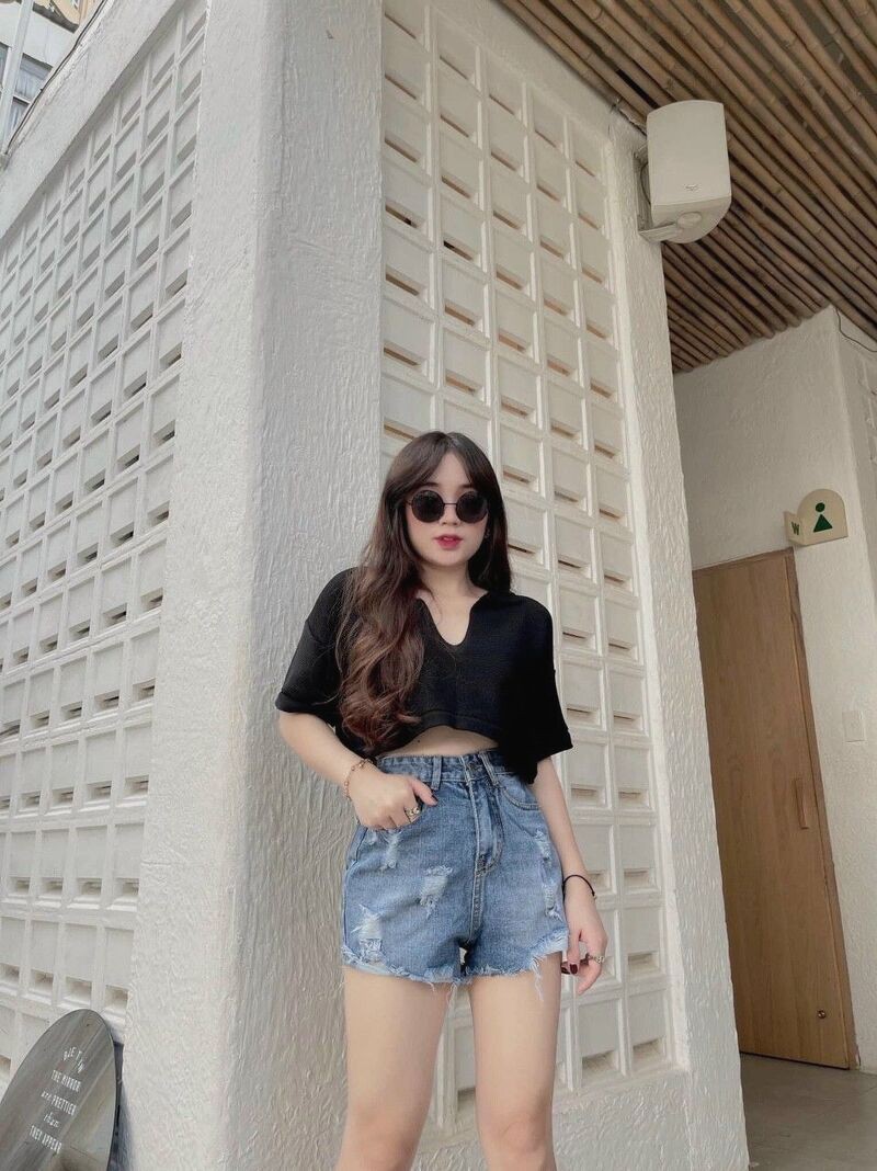 Áo croptop cổ bẻ khoét Quảng châu tăm sọc