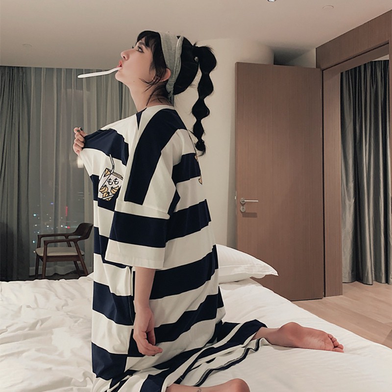 Đầm Ngủ Dáng Rộng Tay Ngắn Kẻ Sọc Dễ Thương Xinh Xắn Cho Nữ
