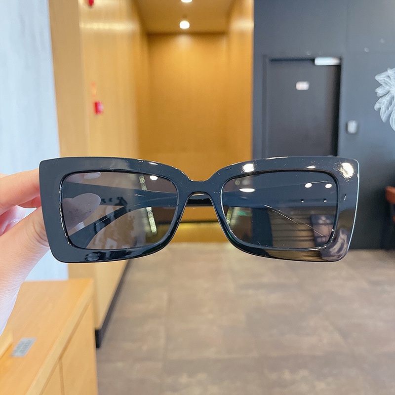 Kính Mát Hình Hoạt Hình Đáng Yêu Cho Bé