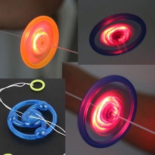 Đồ chơi con quay kéo dây có đèn led độc đáo