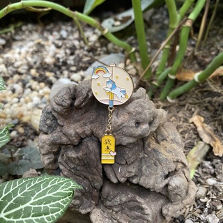 Pin cài áo Chuông gió May mắn