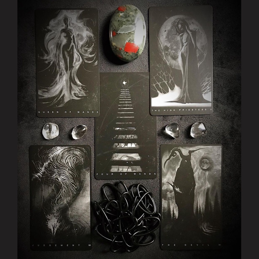 Bài The Black Tarot