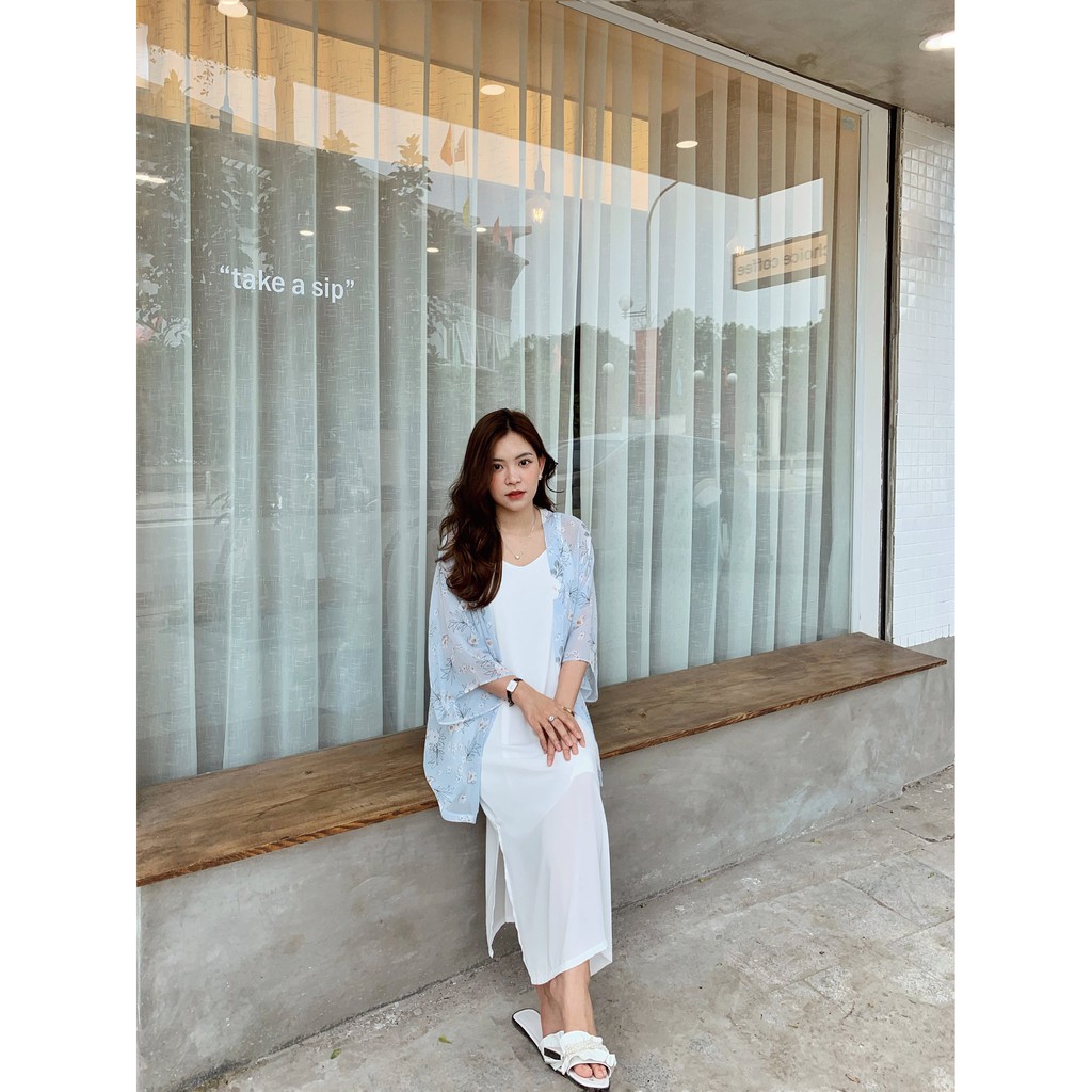 Áo khoác kimono hoa nền xanh | BigBuy360 - bigbuy360.vn