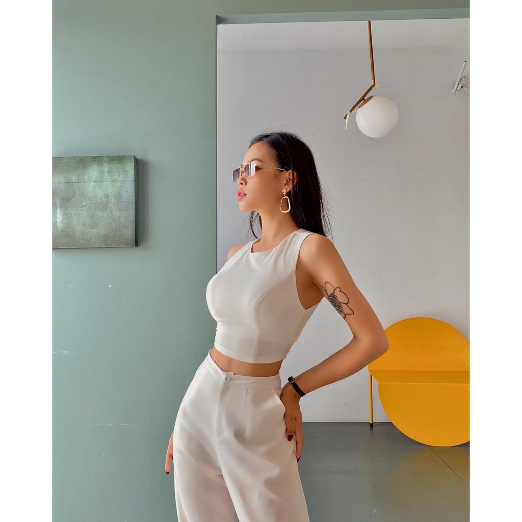 Áo croptop chéo lưng, thắt nơ, cổ tròn, sát nách mang lại vẻ ngoài trẻ trung, năng động, cá tính | BigBuy360 - bigbuy360.vn