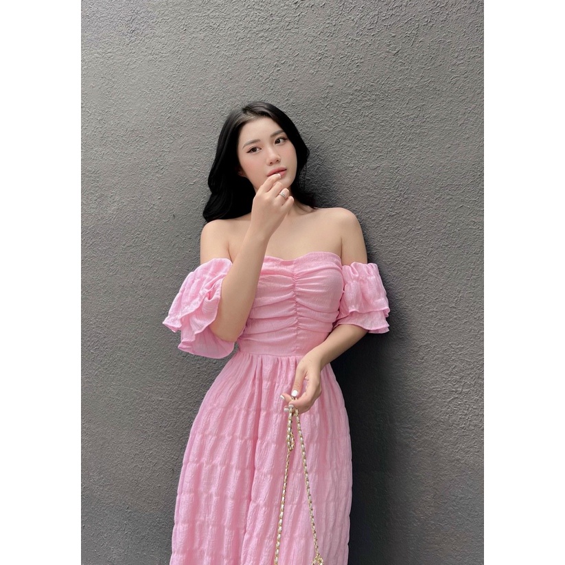 Đầm maxi nữ trễ vai xếp tầng vải nhún xinh xắn với các màu tôn da, hot trend dành cho các tình yêu đi chơi, đi biển