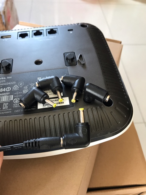 Chuyển đổi nguồn DC DC5.5X2.1MM âm sang 4.0 * 1.7 dương cho Aruba 225, chân đế Aruba, nguồn Aruba 12v1.5A