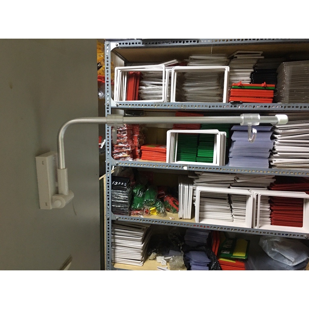 Tay treo phân vùng, tay treo nam châm, phân vùng sản phẩm trong gian hàng siêu thị