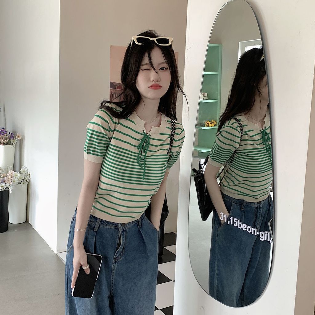 Áo Thun Dệt Kim Ngắn Tay Cổ Chữ V Họa Tiết Kẻ Sọc Màu Xanh Lá Thời Trang Mùa Hè Mới Dành Cho Nữ