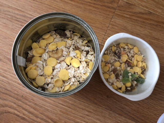 Hộp 500gr Ngũ Cốc Giảm Cân, Tăng Cân Mix Hạt Hoặc Hoa Quả Sấy- 2 HỘP TẶNG BÁT THÌA | BigBuy360 - bigbuy360.vn