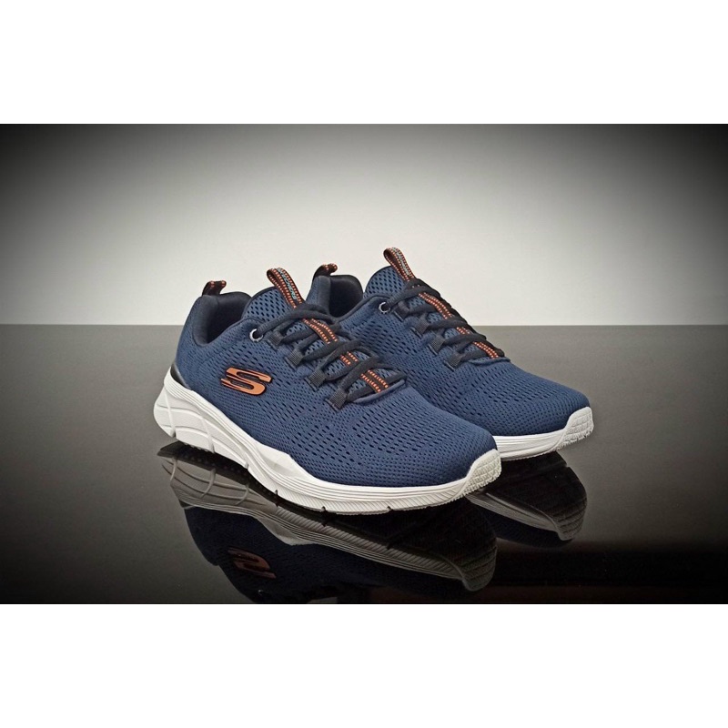 S.K.C.H.E.R.S D’Lux Wallker