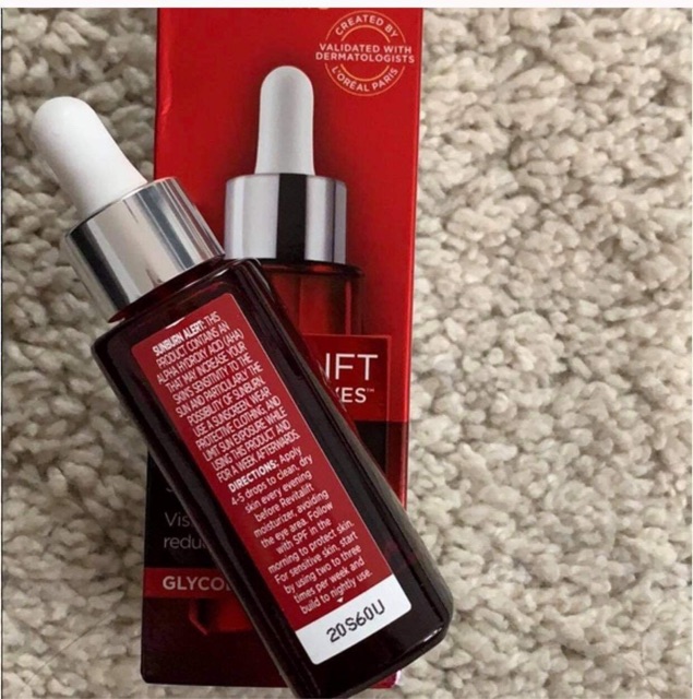 Serum sáng da và giảm nhăn hiệu quả Loreal Revitalift Derm Intensives 30ml