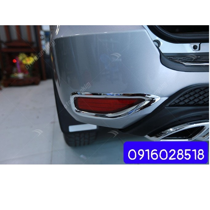Bộ Ốp đèn sương mù, viền đèn gầm, ốp đèn lùi xe Fortuner 2017 2018 2019 2020 xi mạ Crom