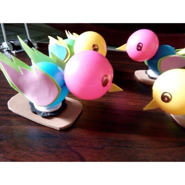 Con chim từ bóng nhựa