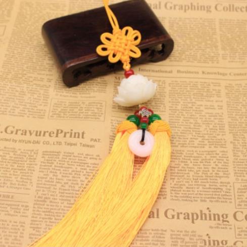 Khánh treo ô tô đài sen, dây treo ô tô hình hoa sen đem lại may mắn bình an