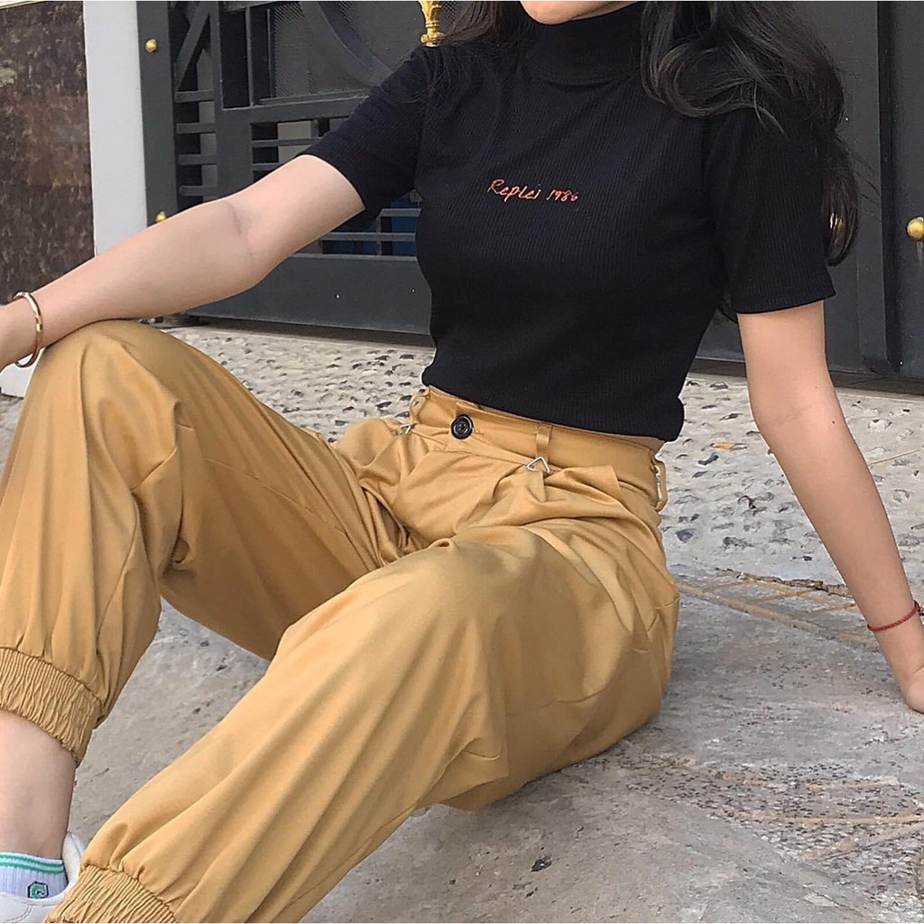 Áo croptop cổ cao 1986, KA Closet Chất Bozip Cotton, 2 màu Đen, Trắng, Chữ thêu, mẫu dáng mới 2021 | BigBuy360 - bigbuy360.vn