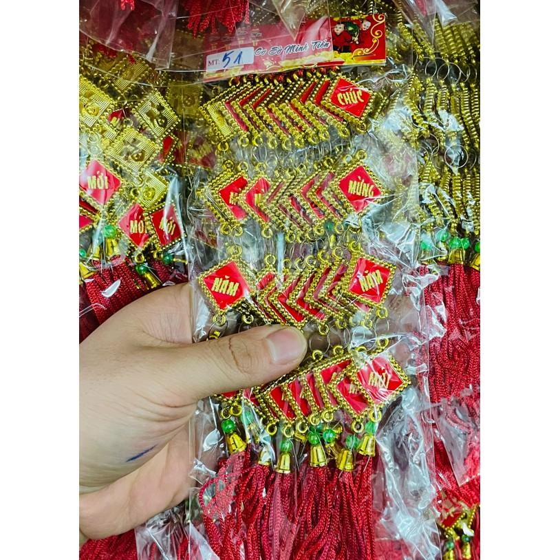 sỉ 5 dây liễng trang trí tết vàng vuông in chữ việt trên vải nhung C1