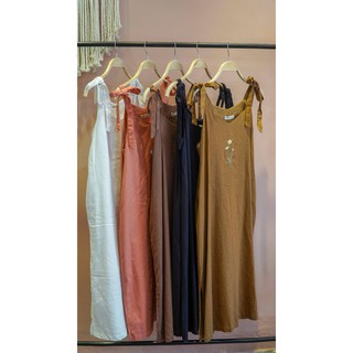 ĐẦM 2 DÂY LINEN THÊU TAY - Nhà Của Moon
