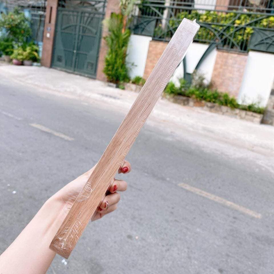 Thớt gỗ Kazuko 30cm xuất Nhật - thớt gỗ nhà bếp Nam Hoa có móc treo kháng khuẩn chống ẩm mốc