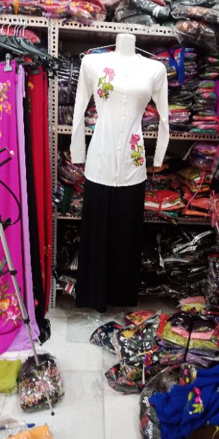 Bộ bà ba thêu hoa sen