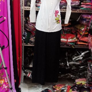 Bộ bà ba thêu hoa sen