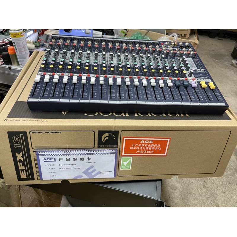 Bàn mixer Soundcraft EFX16