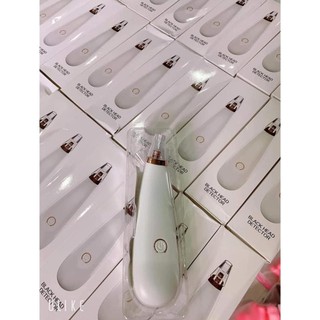 Máy hút mụn 3 đầu kèm pin . ^