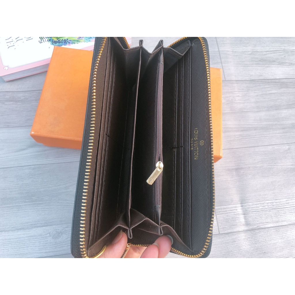 Ví Da Xịn Cầm Tay Phối Kẻ Caro Đen Hàng Quảng Châu Full Hộp