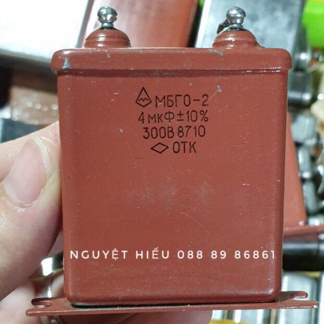 Tụ 2 chân Nga mỏng 300B 4uF-350V