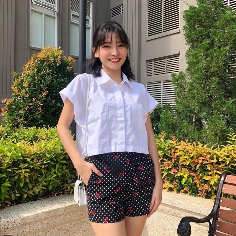 Quần short nữ dây kéo bên hông hiệu SHOJO