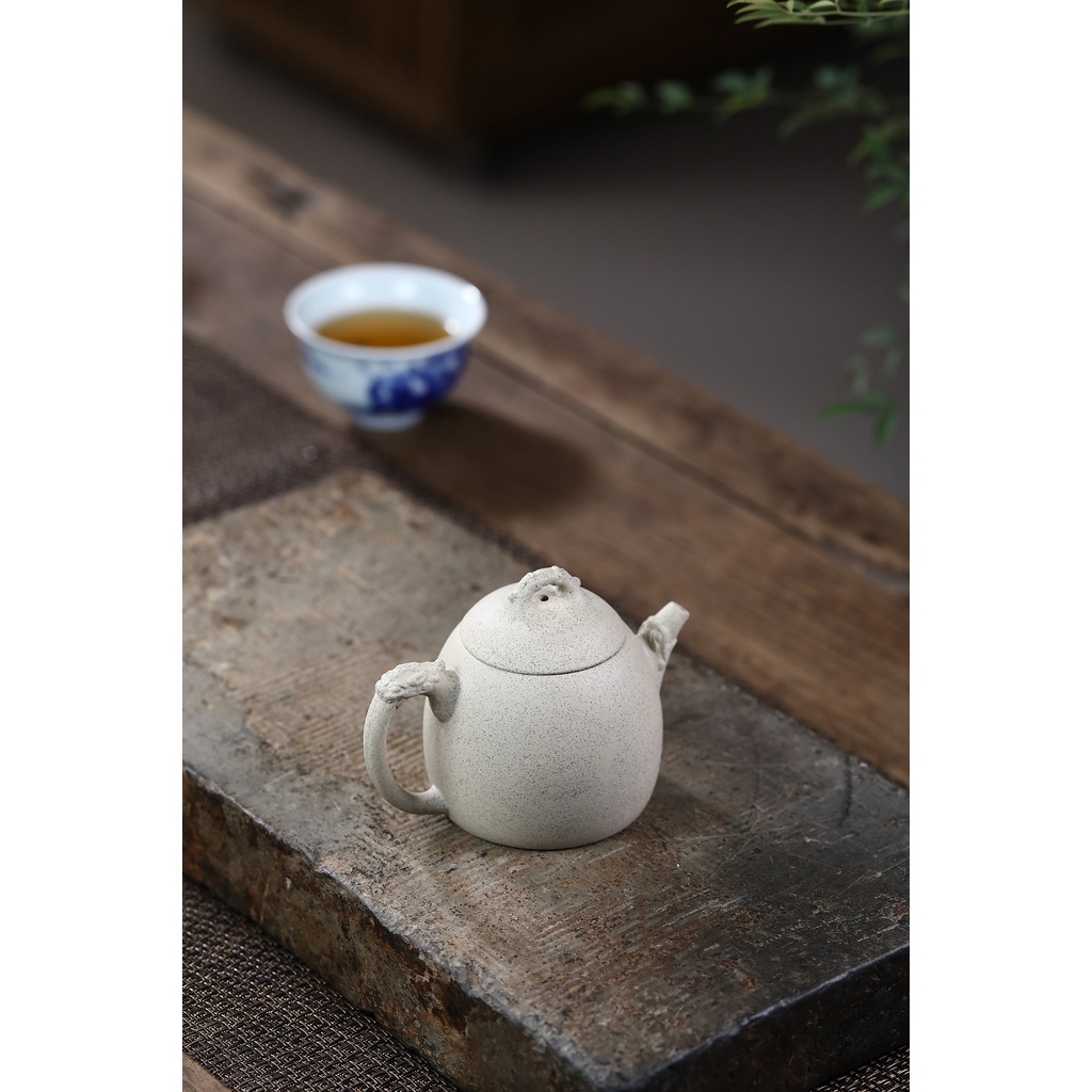 Ấm Tử Sa Nghi Hưng Tần Quyền Song Long 220 ml (Bạch Đoạn Nê)