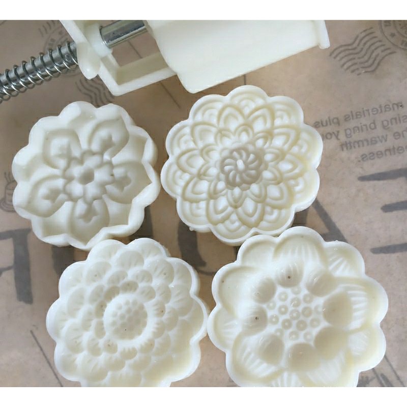 Khuôn Trung Thu 4 hoa nổi 3D 75gr