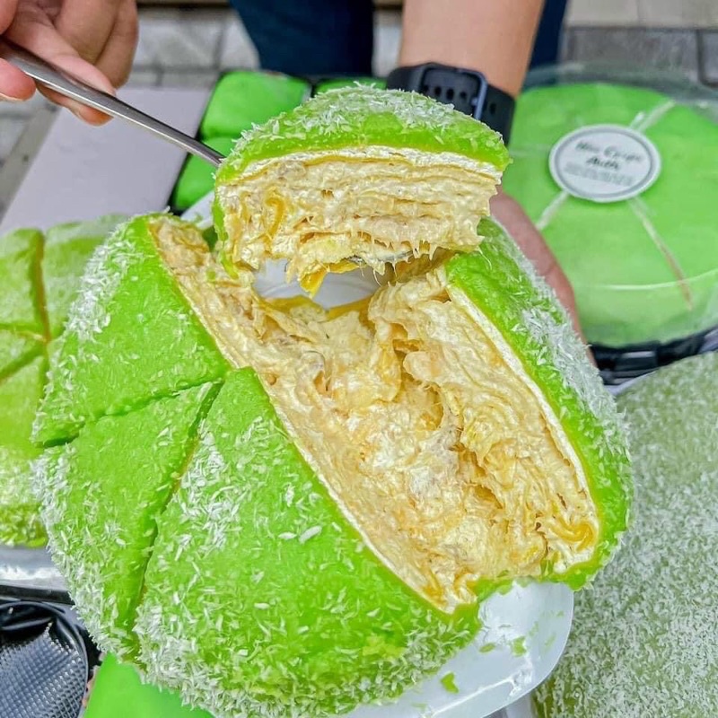 Bánh phú sĩ ngàn lớp nhân sầu riêng