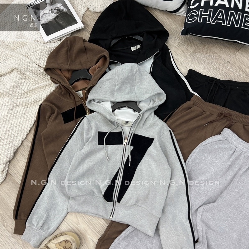 Sét quần áo thể thao 7 in nổi