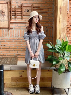 Đầm trễ vai nhún chỉ thêu hoa