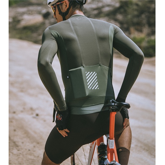 Áo dài tay đạp xe Monton Traveler Max - Xanh rêu